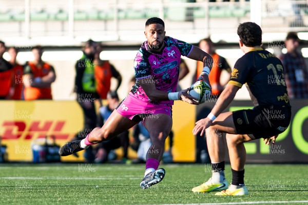 131225 - US Montauban v Ospreys - EPCR Challenge Cup - Phil Cokanasiga of Ospreys