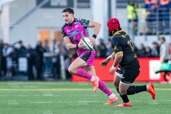 131225 - US Montauban v Ospreys - EPCR Challenge Cup - Max Nagy of Ospreys