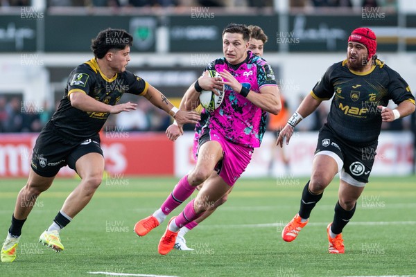 131225 - US Montauban v Ospreys - EPCR Challenge Cup - Max Nagy of Ospreys