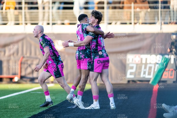 131225 - US Montauban v Ospreys - EPCR Challenge Cup - Jack Walsh of Ospreys celebrates scoring a try