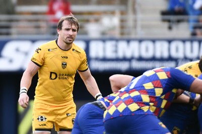 071225 - USA Perpignan v Dragons RFC - EPCR Challenge Cup - Rhodri Williams of Dragons RFC