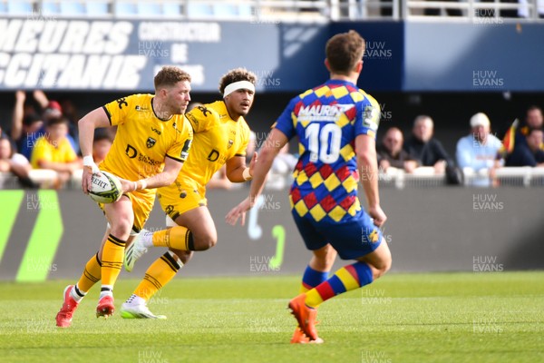 071225 - USA Perpignan v Dragons RFC - EPCR Challenge Cup - Angus O'Brien of Dragons RFC and Fine Inisi of Dragons RFC