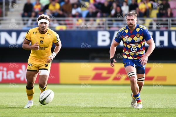 071225 - USA Perpignan v Dragons RFC - EPCR Challenge Cup - Fine Inisi of Dragons RFC and  Matteo Le Corvec of USAP