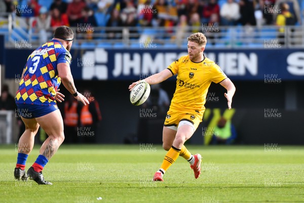 071225 - USA Perpignan v Dragons RFC - EPCR Challenge Cup - Thomas Young of Dragons RFC
