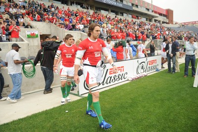 06.06.09 - USA Eagles v Wales - Wales' Ryan Jones leads out his team. 