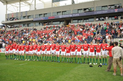 06.06.09 - USA Eagles v Wales - Wales players line-up for the national anthems. 