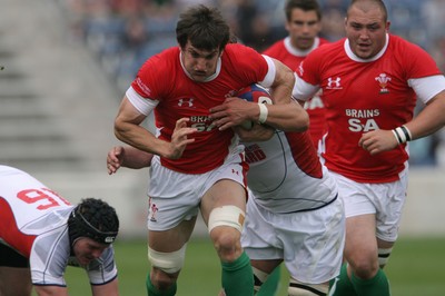 06.06.09 USA v Wales... Wales'  Sam Warburton finds some space. 