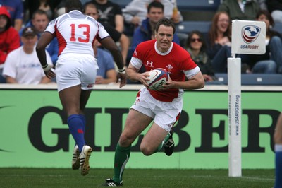 06.06.09 USA v Wales... Wales' Mark Jones scores try. 