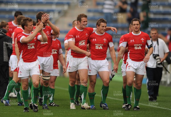 06.06.09 - USA Eagles v Wales - Wales' Dafydd Jones and Jonathan Davies celebrate win. 