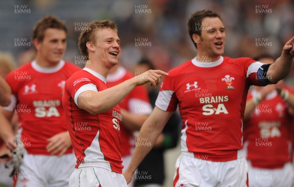06.06.09 - USA Eagles v Wales - Wales' Dwayne Peel and Mark Jones applaud the fans at the end of the game. 