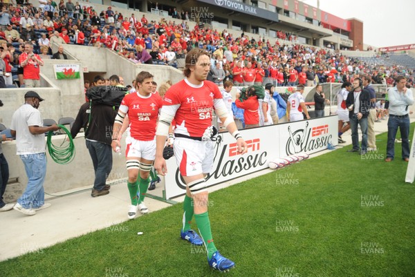 06.06.09 - USA Eagles v Wales - Wales' Ryan Jones leads out his team. 