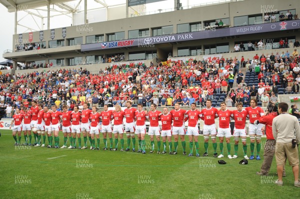 06.06.09 - USA Eagles v Wales - Wales players line-up for the national anthems. 