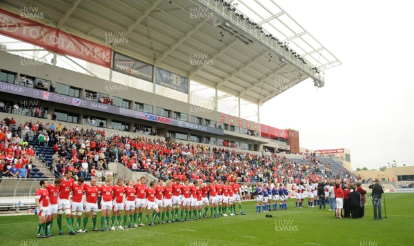 06.06.09 - USA Eagles v Wales - Wales players line-up for the national anthems. 