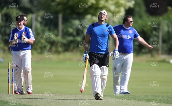 130714 - Usk Cricket Club v Newport Gwent Dragons, Charity T20 Cricket match, Usk -  