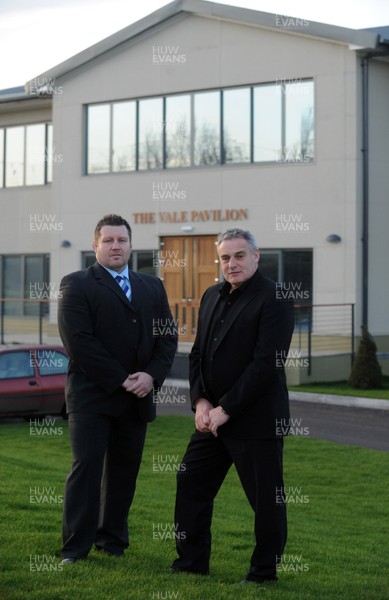 15.12.08 - Cardiff Blues and Cardiff City FC Training Centre Launch - Dai Young(Cardiff Blues Director of Rugby) and Dave Jones(Cardiff City Manager) at the opening of the Vale Pavilion, the new training complex for Cardiff Blues and Cardiff City FC.