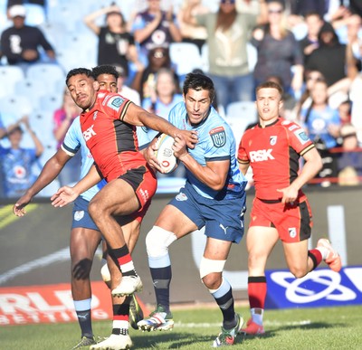 100525 - Vodacom Bulls v Cardiff Rugby - United Rugby Championship -  Harold Foster of the Bulls wins possession under pressure and score a try