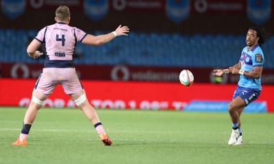200326 - Vodacom Bulls v Cardiff Rugby - United Rugby Championship - Stedman Gans of Vodacom Bulls in action with Josh McNally of Cardiff