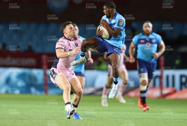 200326 - Vodacom Bulls v Cardiff Rugby - United Rugby Championship - Cheswill Jooste of Vodacom Bulls in action with Mason Grady of Cardiff
