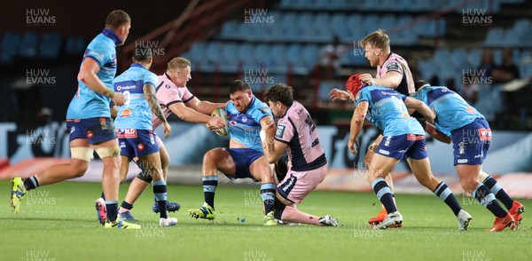 200326 - Vodacom Bulls v Cardiff Rugby - United Rugby Championship - Francois Klopper of Vodacom Bulls in action with Sam Wainwright of Cardiff