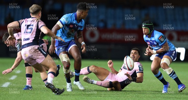 200326 - Vodacom Bulls v Cardiff Rugby - United Rugby Championship - Canan Moodie and Kurt-Lee Arendse of Vodacom Bulls in action with Ben Thomas of Cardiff