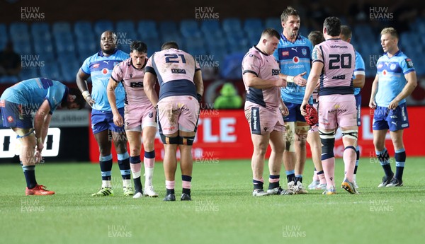 200326 - Vodacom Bulls v Cardiff Rugby - United Rugby Championship - Dejected Cardiff players