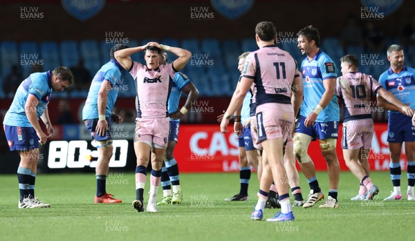 200326 - Vodacom Bulls v Cardiff Rugby - United Rugby Championship - Dejected Cardiff players