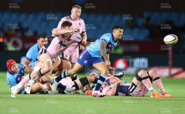 200326 - Vodacom Bulls v Cardiff Rugby - United Rugby Championship - Embrose Papier of Vodacom Bulls in action