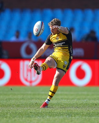 170525 - Vodacom Bulls v Dragons RFC - United Rugby Championship - Angus O'Brien of Dragons kicks