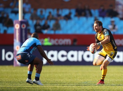170525 - Vodacom Bulls v Dragons RFC - United Rugby Championship - Rhodri Williams of Dragons takes one Sergeal Petersen of Bulls 