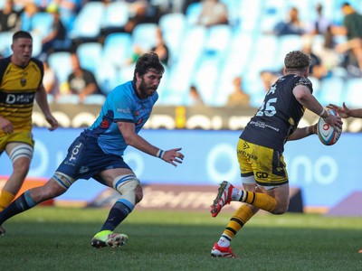 170525 - Vodacom Bulls v Dragons RFC - United Rugby Championship - Ruan Nortje of the Vodacom Blue Bulls chasing down Angus O'Brien of the Dragons