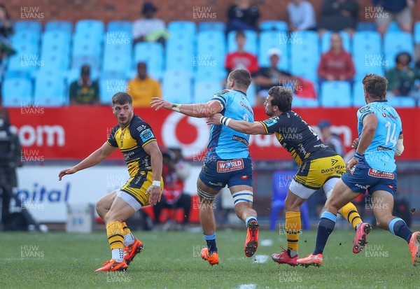 170525 - Vodacom Bulls v Dragons RFC - United Rugby Championship - Rhodri Williams of Dragons tackles Zak Burger of Bulls  