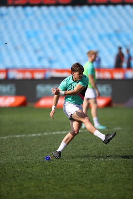 270424 - Vodacom Bulls v Ospreys - United Rugby Championship - Ospreys warm up