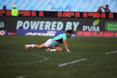 270424 - Vodacom Bulls v Ospreys - United Rugby Championship - Ospreys warm up