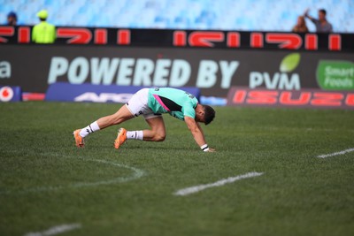 270424 - Vodacom Bulls v Ospreys - United Rugby Championship - Ospreys warm up