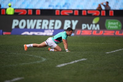 270424 - Vodacom Bulls v Ospreys - United Rugby Championship - Ospreys warm up