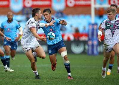 270424 - Vodacom Bulls v Ospreys - United Rugby Championship - Max Nagy of Ospreys offloads to Keiran Williams of Ospreys 