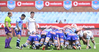 270925 - Vodacom Bulls v Ospreys, United Rugby Championship - Scrum
