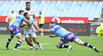 270925 - Vodacom Bulls v Ospreys, United Rugby Championship - Keelan Giles of Ospreys is tackled by Embrose Papier of Bulls 