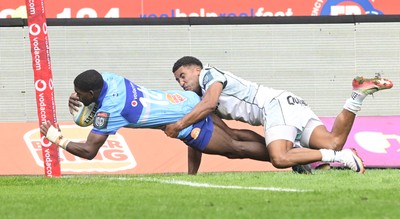 270925 - Vodacom Bulls v Ospreys, United Rugby Championship - Cheswill Jooste of the Bulls scores a try