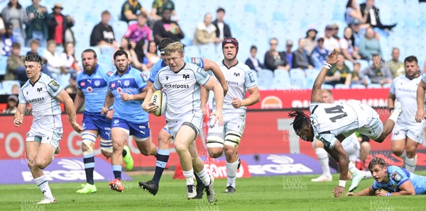 270925 - Vodacom Bulls v Ospreys, United Rugby Championship - Keiran Williams of Ospreys 