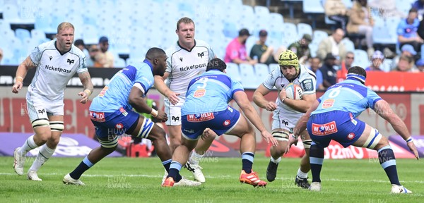 270925 - Vodacom Bulls v Ospreys, United Rugby Championship - Harri Deaves of Ospreys is tackled by Mornay Smith of Bulls 