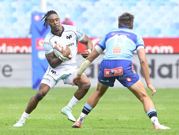270925 - Vodacom Bulls v Ospreys, United Rugby Championship - Dan Kasende of Ospreys 