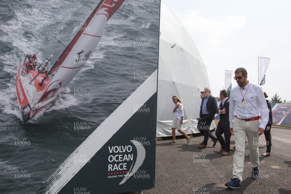 270518 - Volvo Ocean Race, Cardiff Bay -  First Minister Carwyn Jones tours the race stopover area 