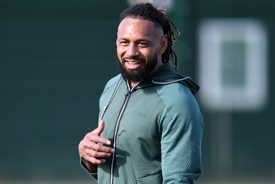 270225 - New Ospreys Signing Waisea Nayacalevu during training 