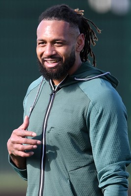 270225 - New Ospreys Signing Waisea Nayacalevu during training 