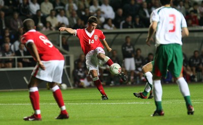 150806Wales v Bulgaria International Friendly, The Liberty Stadium, Swansea -  Wales' Richard Duffy fires shot at goal 