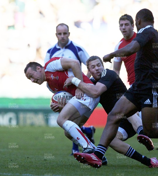 21.05.11 Wales v New Zealand, Twickenham Sevens ... Gareth Davies is stopped. 
