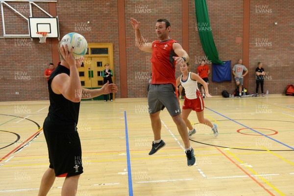 090714 - WRU -Wales Sevens training with Wales netball team