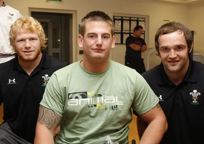 07.09.10 Wales 7's Commonwealth Training Squad - The Medical Rehabilitation unit: Hedly Hall -  Royal Marine Joe Townsend takes time out with Richie Pugh(L) & Rhys Shellard. 
