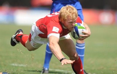 11.10.10 - Wales v Tonga - Commonwealth Games Sevens Delhi 2010 -  Richie Pugh of Wales scores try. 